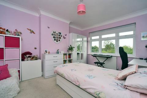 6 Morningside Road, Worcester Park, KT4 8LQ