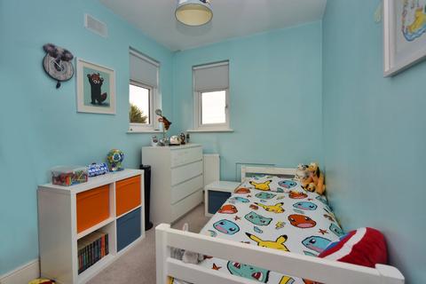 6 Morningside Road, Worcester Park, KT4 8LQ