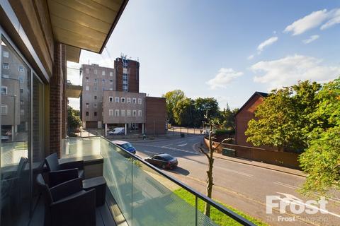 1 bedroom apartment for sale, Fairfield Avenue, Staines-upon-Thames, Surrey, TW18