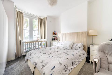 2 bedroom flat to rent, Willesden Green, Harlesden, London, NW10