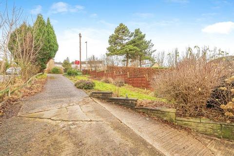 3 bedroom detached house to rent, Clayfield Drive, Bradford