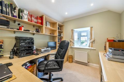 Holly Lodge Cobham Way, East Horsley, Leatherhead, KT24 5BH