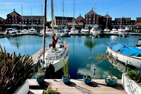 3 bedroom townhouse for sale, The Piazza, Eastbourne, East Sussex