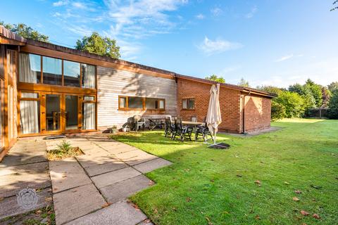 undefined, Chatsworth Road, Worsley, Manchester, Greater Manchester, M28 2NU