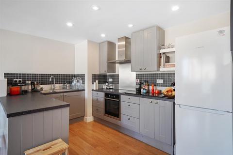 2 bedroom apartment for sale, Navigation Court, Gallions Road, E16