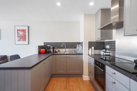 2 bedroom apartment for sale, Navigation Court, Gallions Road, E16