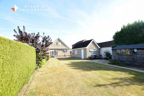 4 bedroom chalet for sale, Clacton Road, Weeley Heath