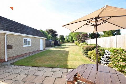 4 bedroom chalet for sale, Clacton Road, Weeley Heath