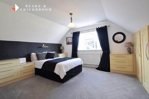 4 bedroom chalet for sale, Clacton Road, Weeley Heath