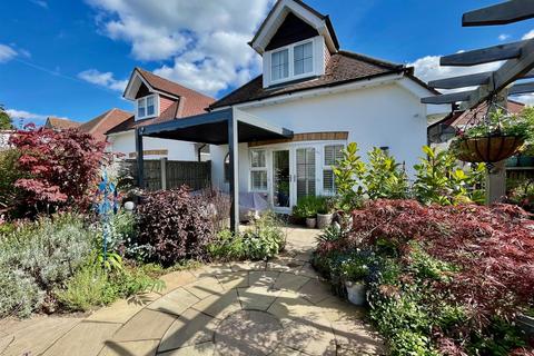 3 bedroom detached house for sale, Stour Gardens, Bournemouth