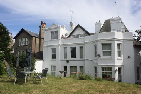 2 bedroom apartment for sale, Walmer Castle Road, Walmer, Deal, Kent, CT14