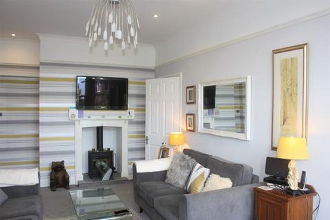 2 bedroom apartment for sale, Walmer Castle Road, Walmer, Deal, Kent, CT14