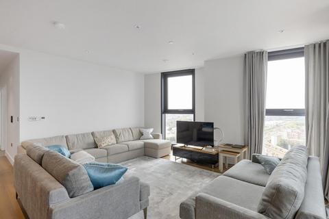 3 bedroom flat for sale, Brogan House, London, SW8