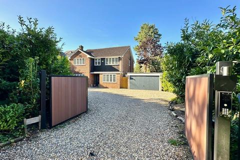 4 bedroom detached house for sale, Garfield Road, CAMBERLEY GU15