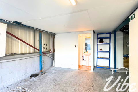 Industrial unit to rent, Grosvenor Way, London E5