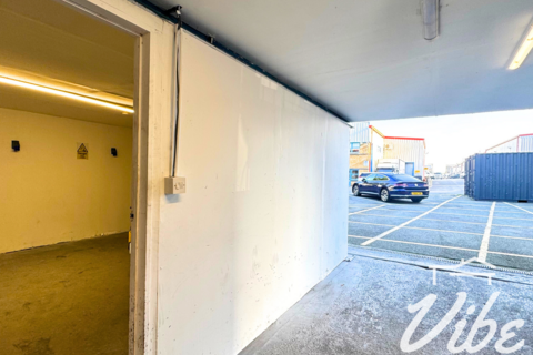 Industrial unit to rent, Grosvenor Way, London E5