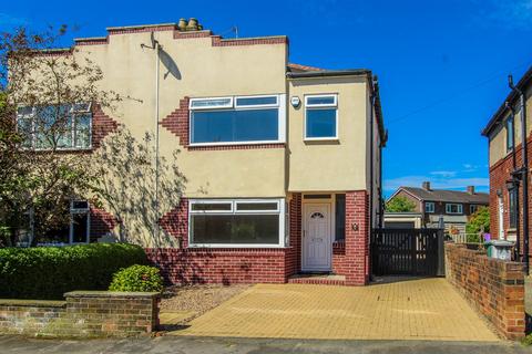 3 bedroom semi-detached house to rent, Torridon Road, Dewsbury WF12