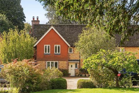 2 bedroom terraced house for sale, North Street, Midhurst, West Sussex, GU29