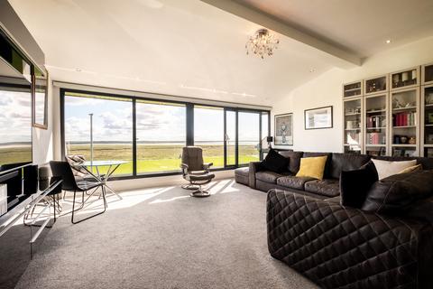 3 bedroom apartment for sale, East Beach, Lytham, FY8