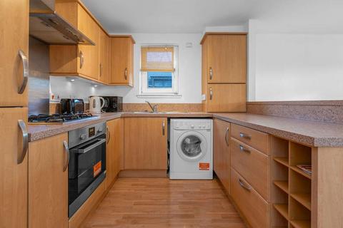 2 bedroom flat to rent, New Mart Place, Chesser, Edinburgh, EH14