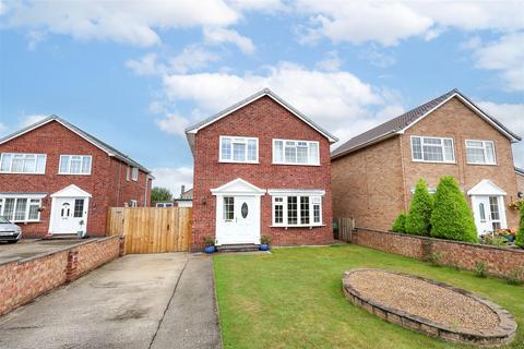 4 bedroom detached house for sale, Carr Close, Ripon