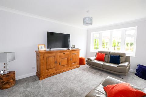 4 bedroom detached house for sale, Carr Close, Ripon