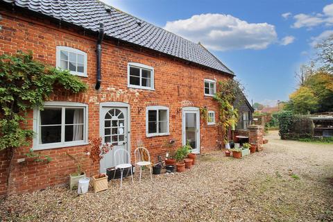 3 bedroom cottage for sale, Burgh Road, Aylsham