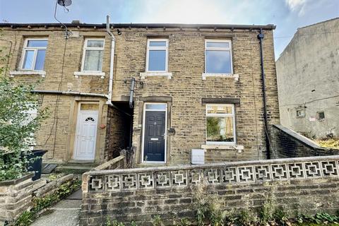 2 bedroom terraced house for sale, Hawthorne Terrace, Crosland Moor, HD4 5RP