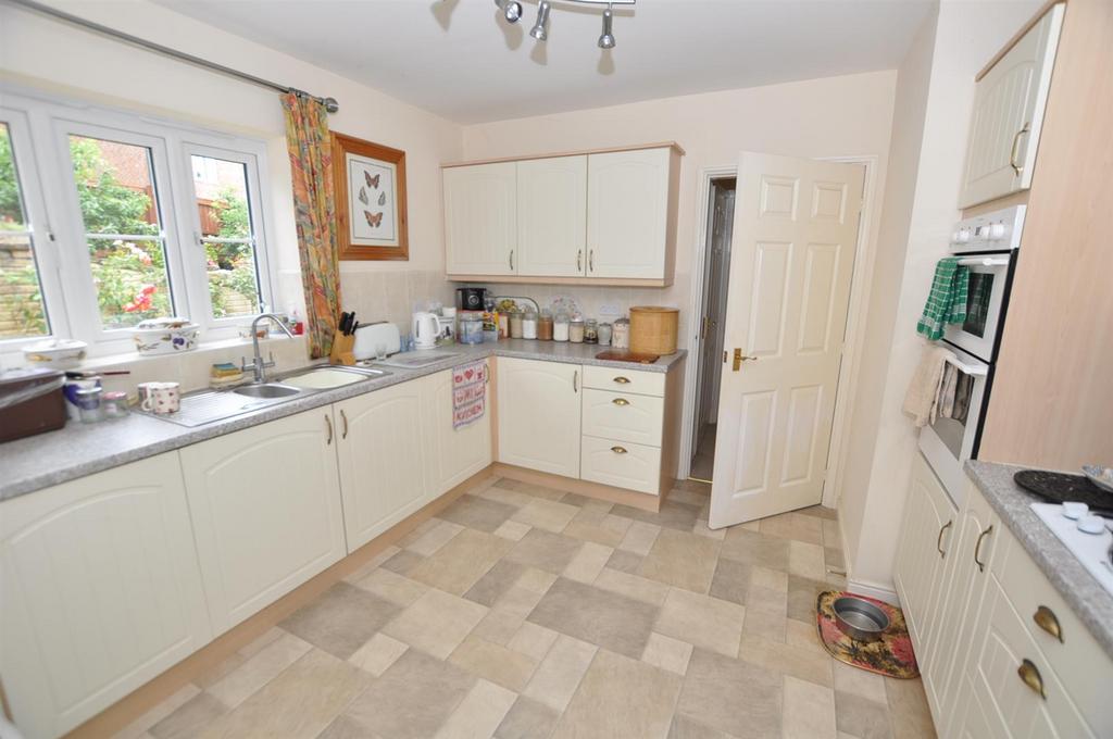 Cefn Maes, St. Clears, Carmarthen 4 bed detached house for sale £420,000