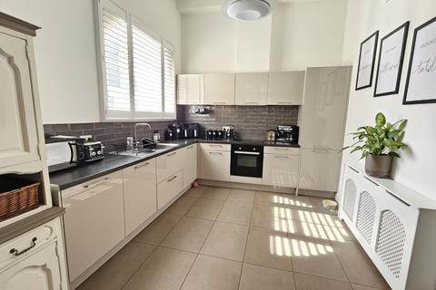 2 bedroom terraced house to rent, Stanmer Village, Brighton, BN1