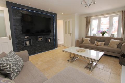 25 Ensall Drive, Wordsley, Stourbridge, DY8 4XX