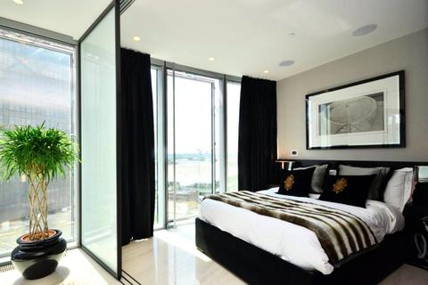 1 bedroom apartment for sale, The Tower, St George Wharf, London, SW8