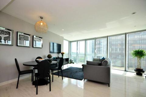 1 bedroom apartment for sale, The Tower, St George Wharf, London, SW8