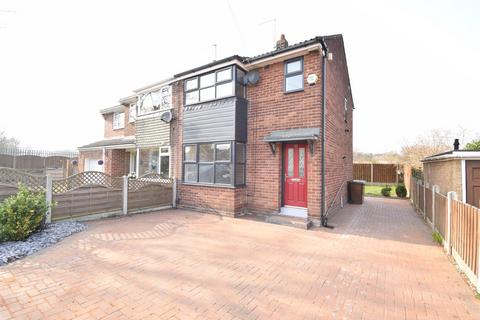 3 bedroom semi-detached house to rent, Thornes Moor Road, Thornes WF2