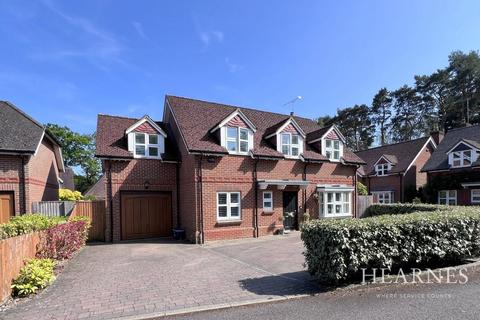 4 bedroom detached house for sale, Southern Close, West Moors, Ferndown, BH22