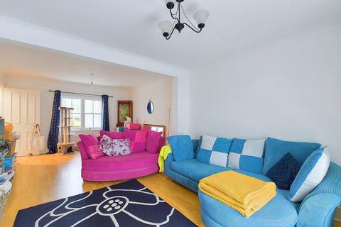2 bedroom flat for sale, Warwick Road, Worthing, BN11 3ET