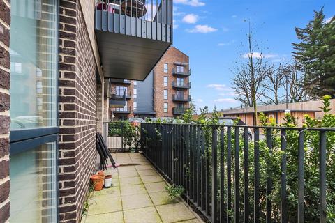 1 bedroom flat to rent, Watford WD18