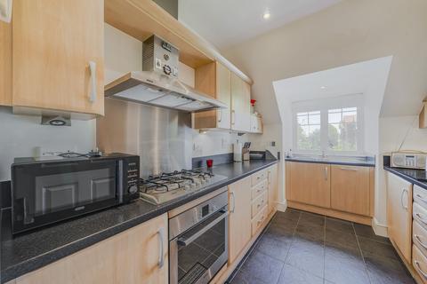 25 Spire Place, Warlingham, CR6 9LW