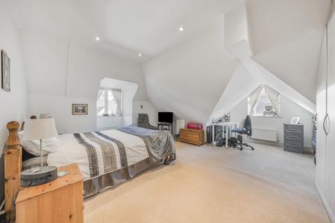25 Spire Place, Warlingham, CR6 9LW