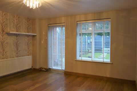 2 bedroom terraced house to rent, Oakwood Croft, Solihull B91