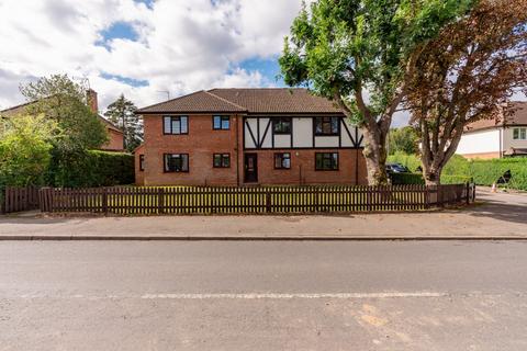 2 bedroom apartment for sale, St. Johns Road, Penn, Buckinghamshire, HP10