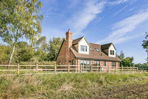 3 bedroom detached house for sale, Brickfields, Watling Street, Radlett