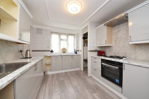 3 bedroom apartment for sale, Prospect Ring, London, N2