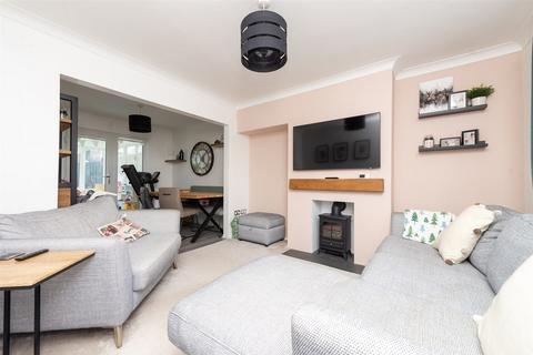 123 Colyer Road, Northfleet, Gravesend, DA11 8AZ