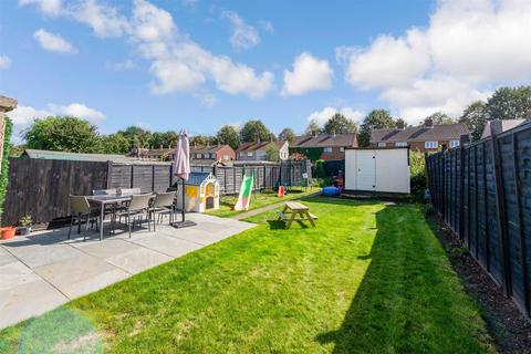 123 Colyer Road, Northfleet, Gravesend, DA11 8AZ