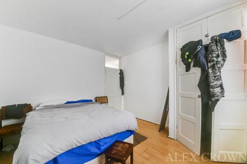 4 bedroom flat to rent, Shacklewell Road, Stoke Newington