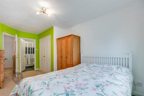 2 bedroom flat for sale, Broomhill Road, London