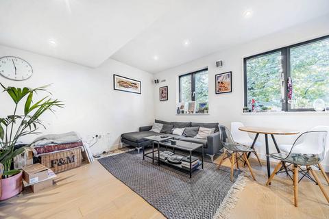 2 bedroom flat to rent, Malferna House, Dalston, London, E8