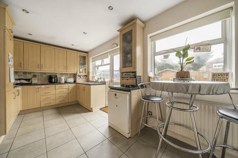 4 bedroom semi-detached house for sale, Chatham Avenue, Hayes