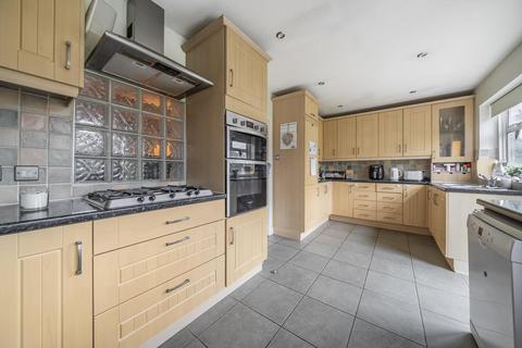 4 bedroom semi-detached house for sale, Chatham Avenue, Hayes